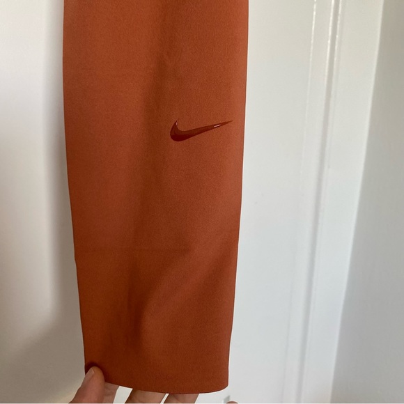 LAST CALL BNWT 🔥 Nike One Luxe Dri-FIT Mid-Rise Workout Legging in Terracotta - Picture 8 of 11
